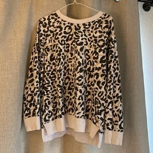 VS Pink White Leopard Crew neck Sweatshirt